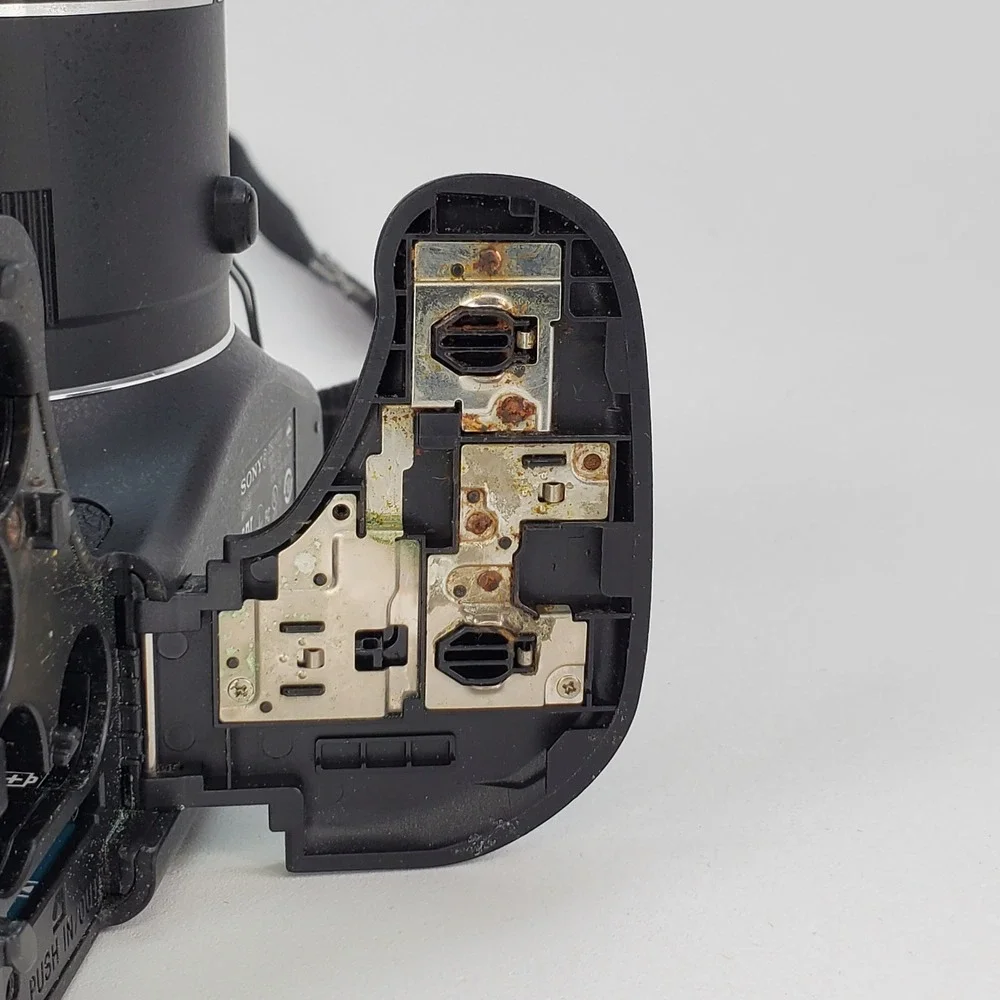 Sony Cyber-shot DSC-H300 20.1MP 35x Zoom Digital Camera Black FOR PARTS REPAIR